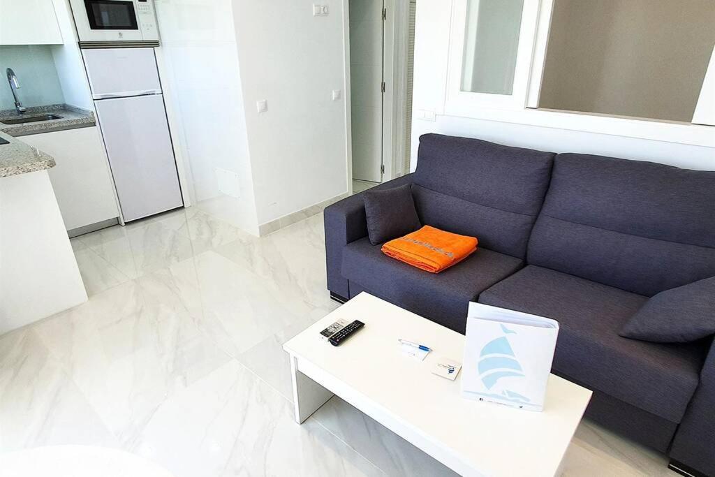 Skol 521. Fantastic Studio On The Beachfront For Holiday Rental. Марбелья Екстер'єр фото