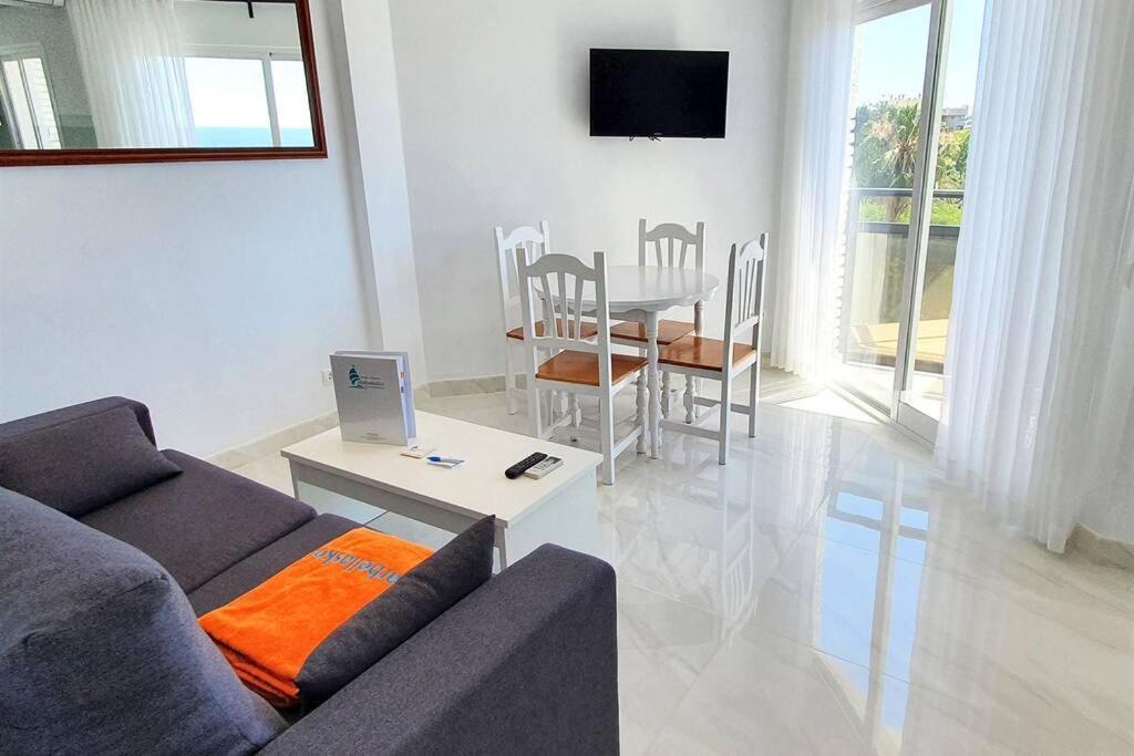 Skol 521. Fantastic Studio On The Beachfront For Holiday Rental. Марбелья Екстер'єр фото